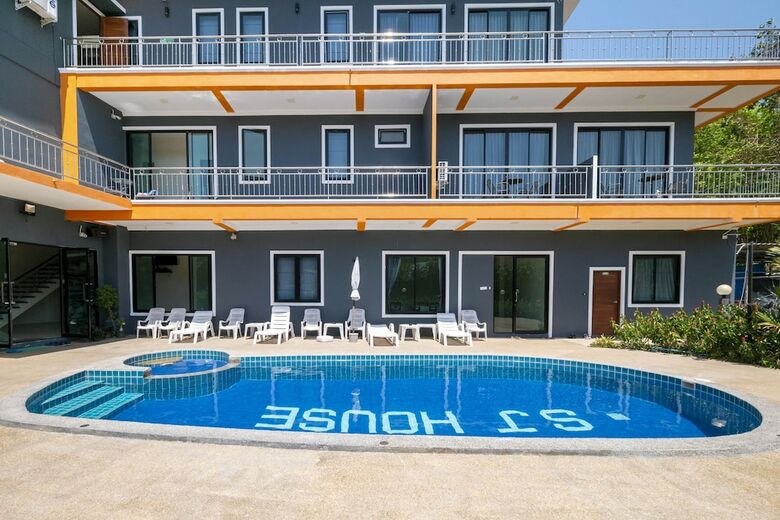 Oyo 665 Sj House Hotel
