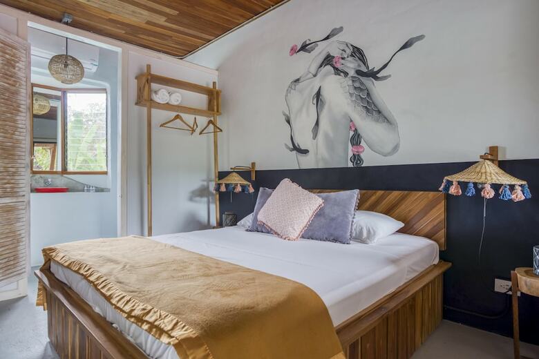 Hostal Selina Santa Teresa South