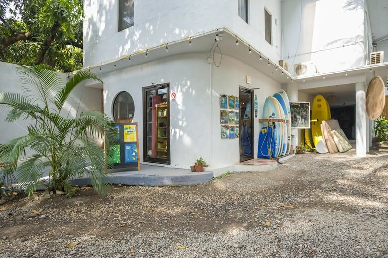 Hostal Selina Santa Teresa South