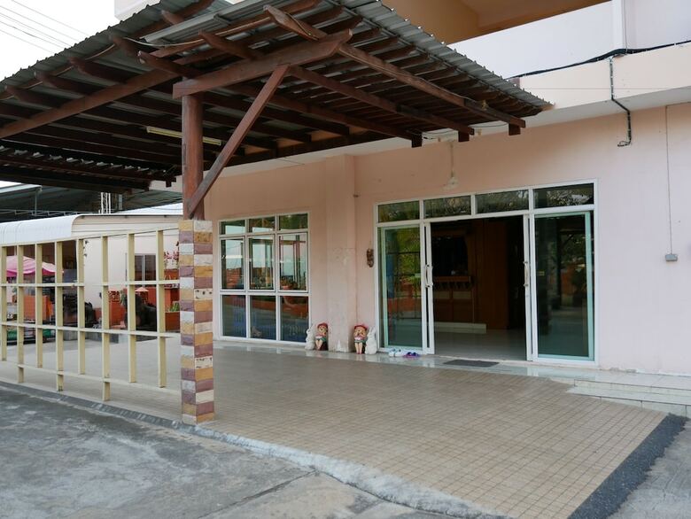 Hotel Ploy Resort