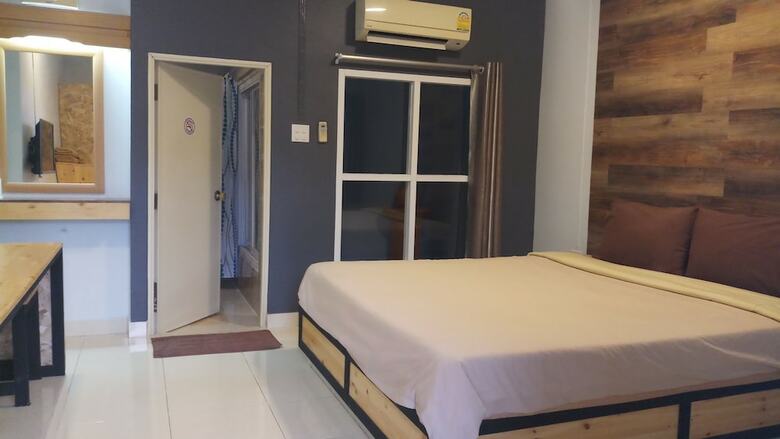 Hotel Ploy Resort