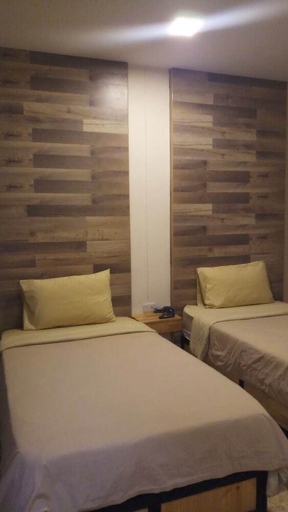 Hotel Ploy Resort