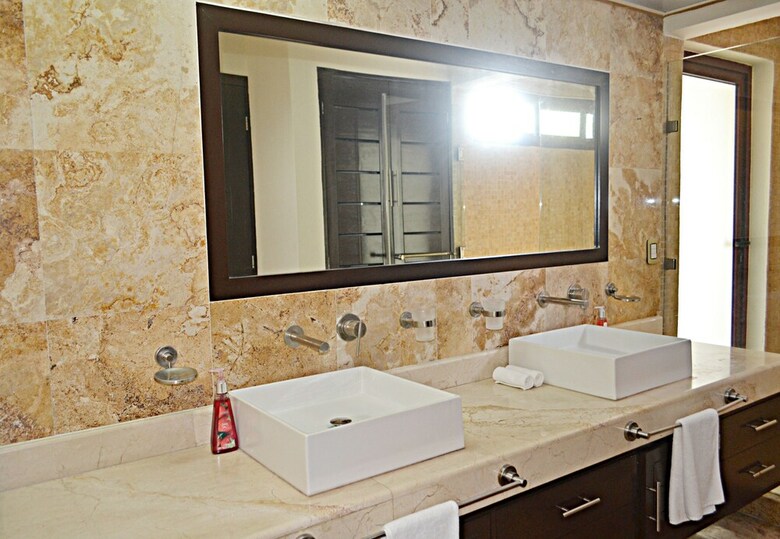 Apartamentos El Faro Beachfront Penthouse