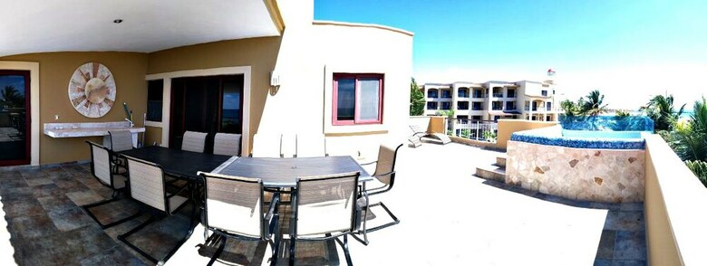 Apartamentos El Faro Beachfront Penthouse
