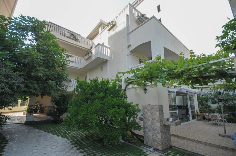Apartments Villa Maslovar