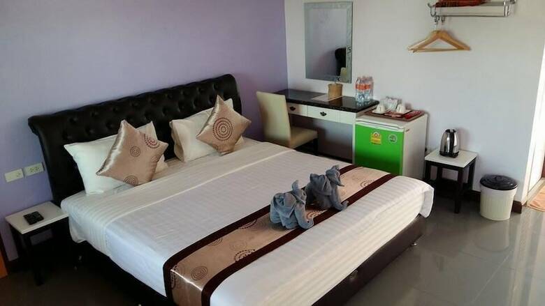 Hotel Naris Phuview Resort