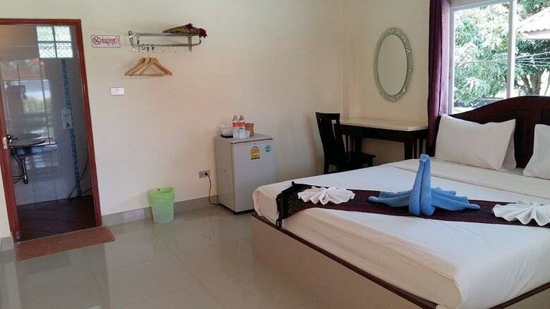 Hotel Naris Phuview Resort
