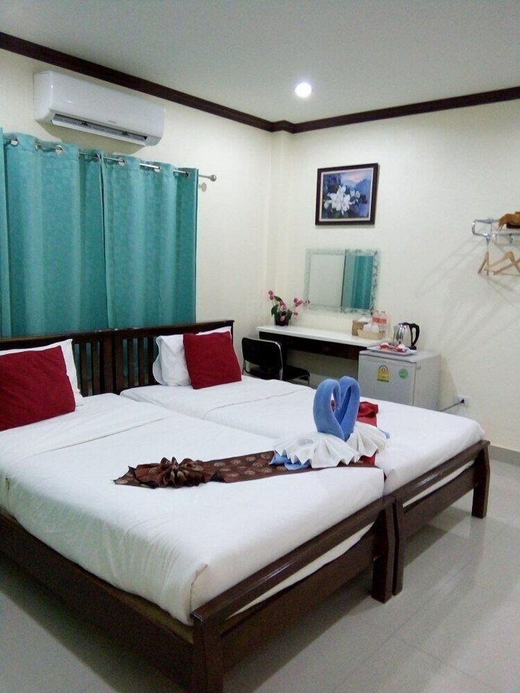 Hotel Naris Phuview Resort
