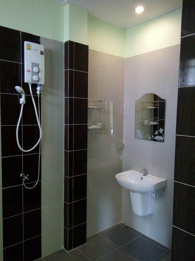 Hotel Naris Phuview Resort