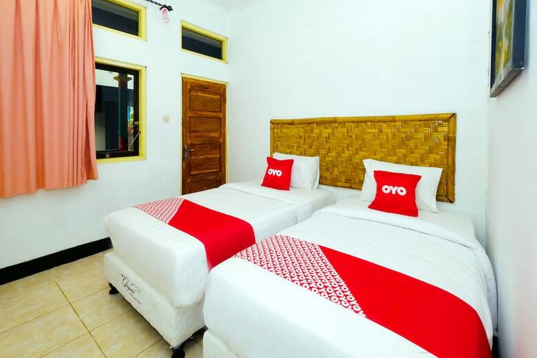 Oyo 1835 Surya Mandalika Hotel