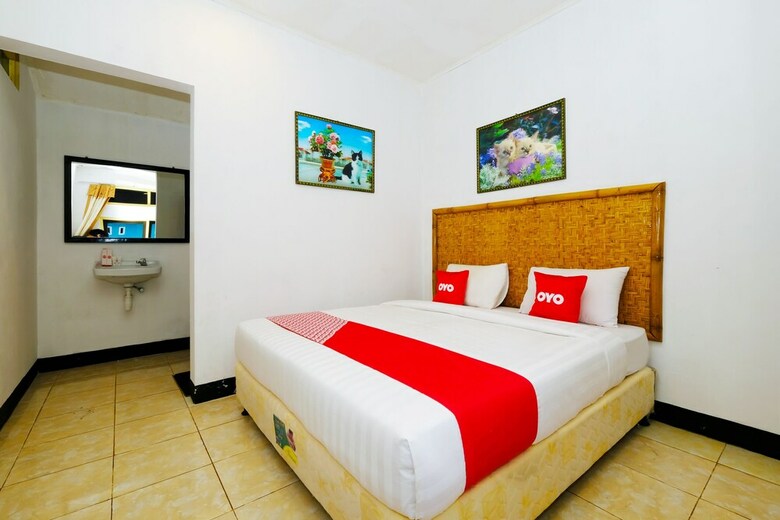 Oyo 1835 Surya Mandalika Hotel