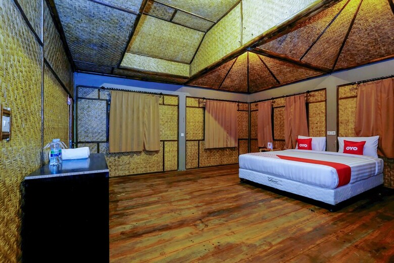 Oyo 1835 Surya Mandalika Hotel