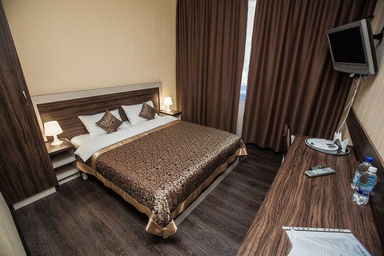 Fox Hotel