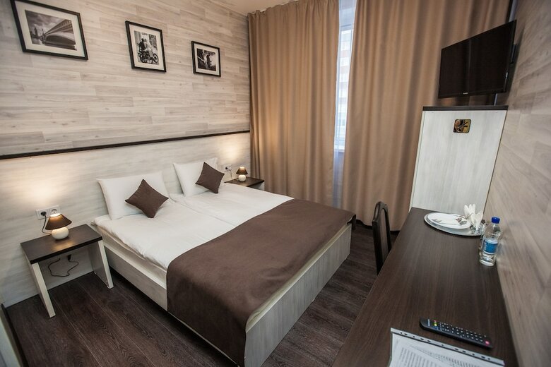 Fox Hotel