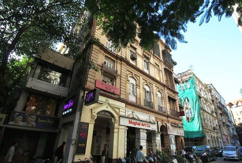 Carlton Hotel