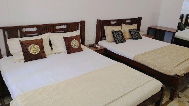 Carlton Hotel