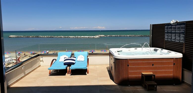 Posada You & Me Beach Hotel