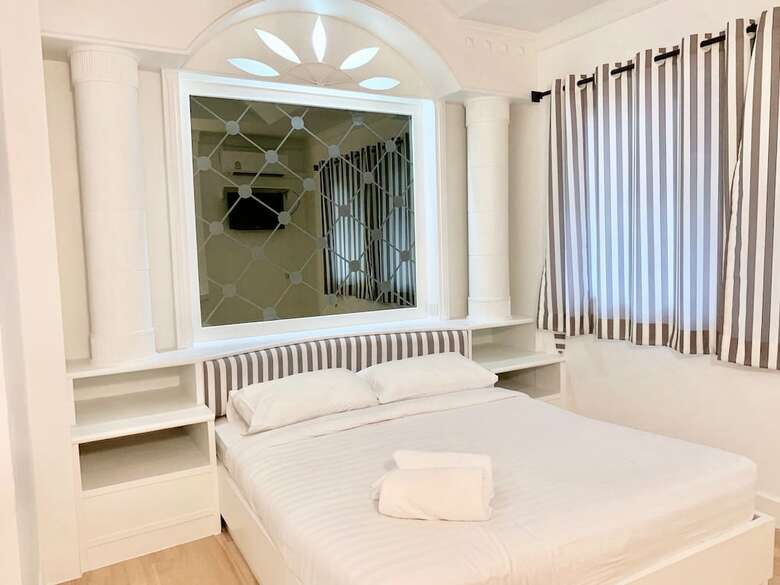 Chaleelay Hotel