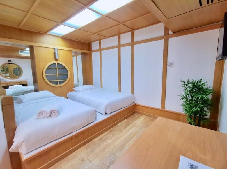 Chaleelay Hotel