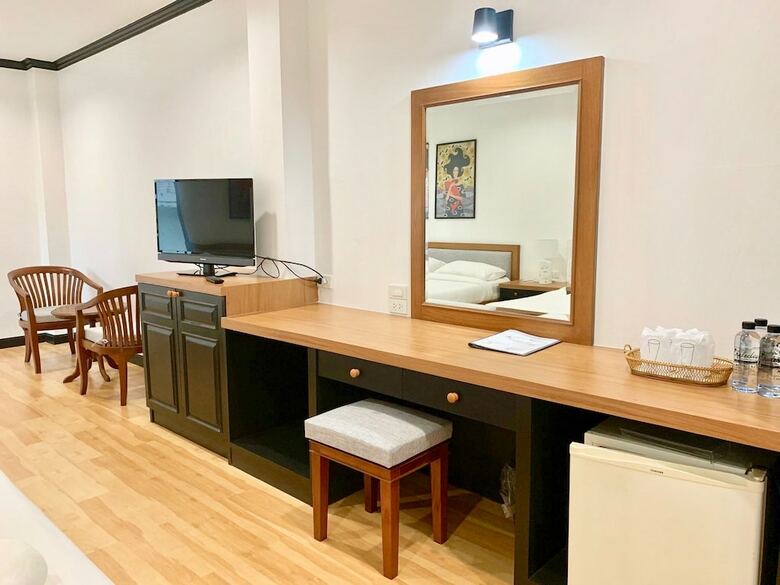 Chaleelay Hotel