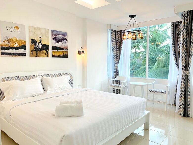 Chaleelay Hotel