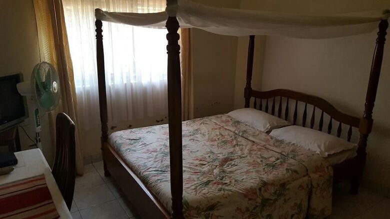 Hotel Paula Guest House
