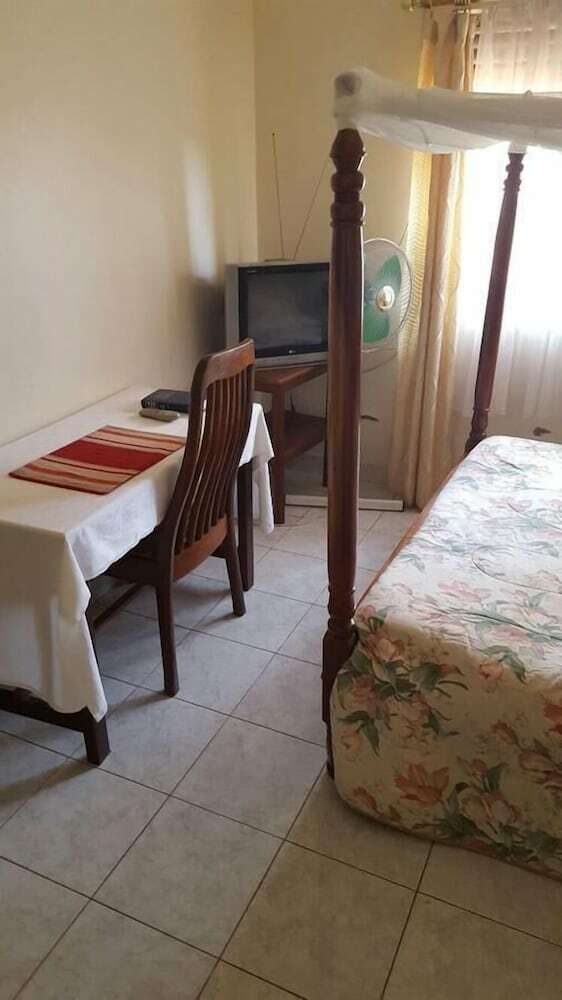 Hotel Paula Guest House