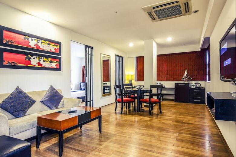 Hotel Mint Ebony
