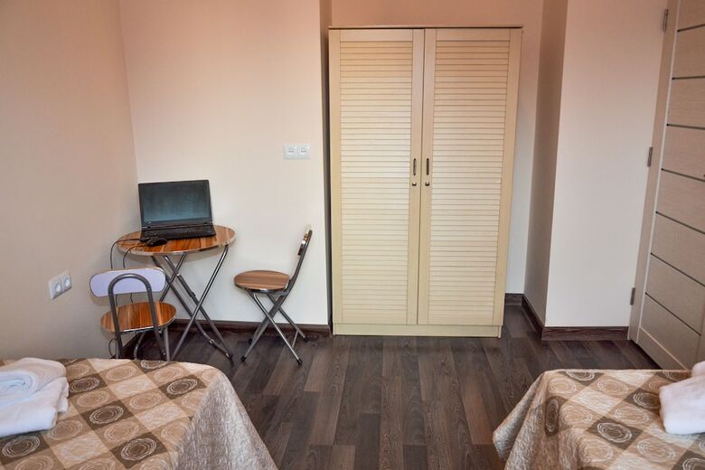 Hostal Apri Hostel