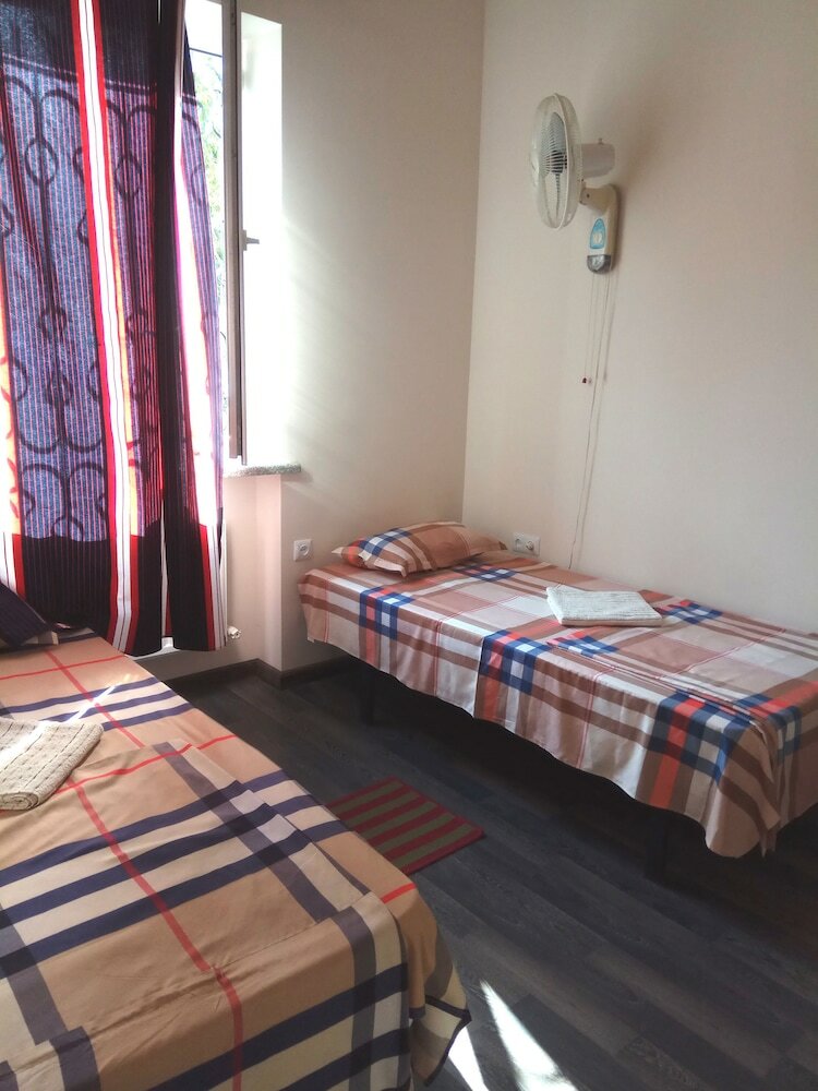 Hostal Apri Hostel
