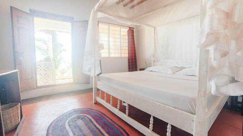 Uhuru Beach Hotel