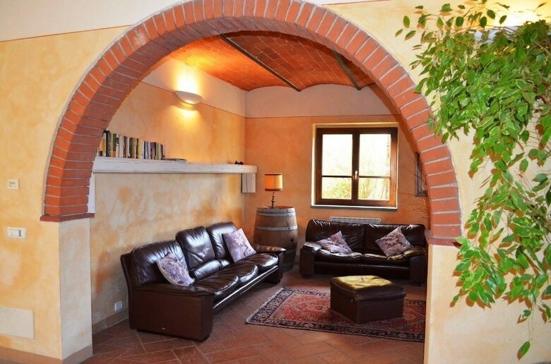 Villa Romignano Wine Farm