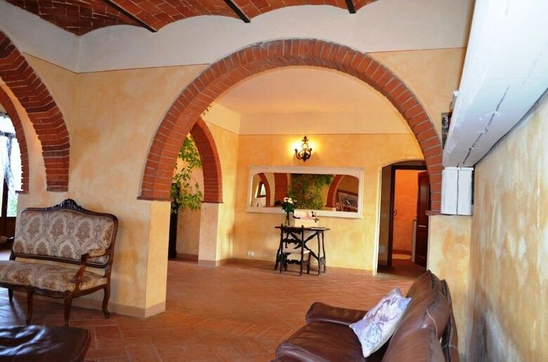 Villa Romignano Wine Farm