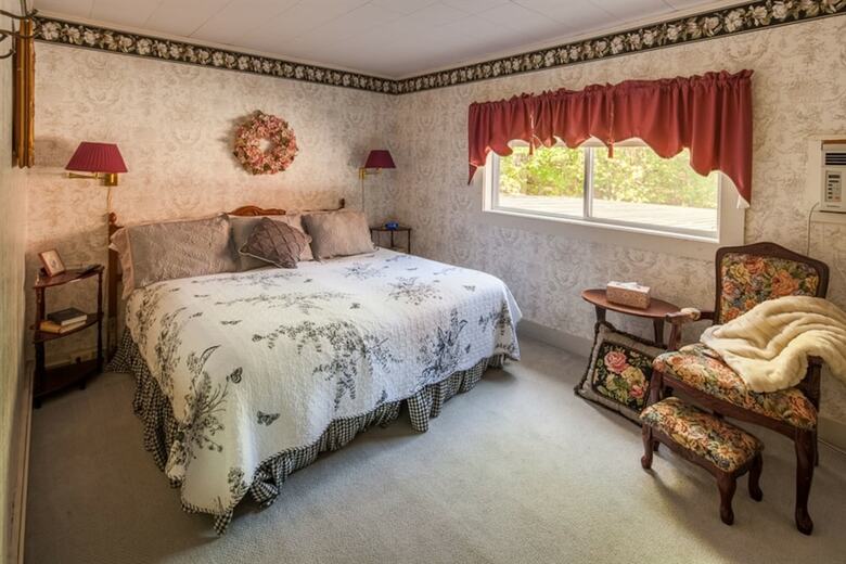 Bed & Breakfast Augustus Bove House