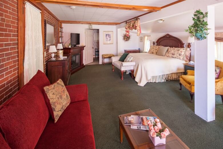Bed & Breakfast Augustus Bove House