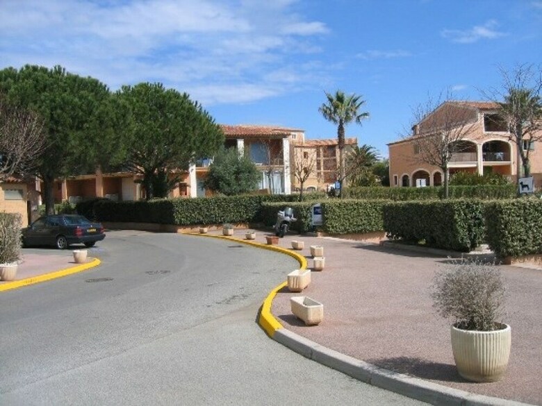 Apartment With One Bedroom In Cogolin, With Pool Access, Enclosed Garden And Wifi