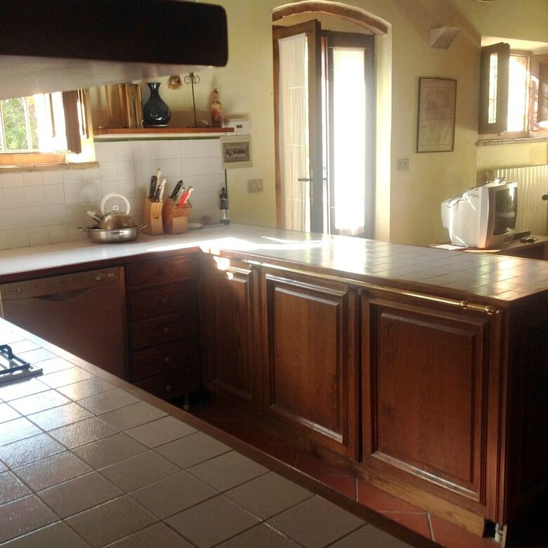 House With 2 Bedrooms In Mensano, With Pool Access And Wifi
