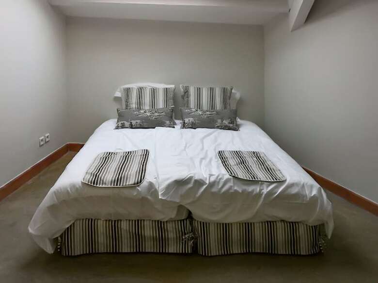 Apartment With 2 Bedrooms In Jonqui�res, With Wifi