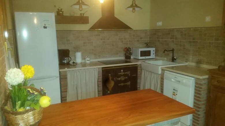 House With 3 Bedrooms In Peral de Arlanza, With Enclosed Garden
