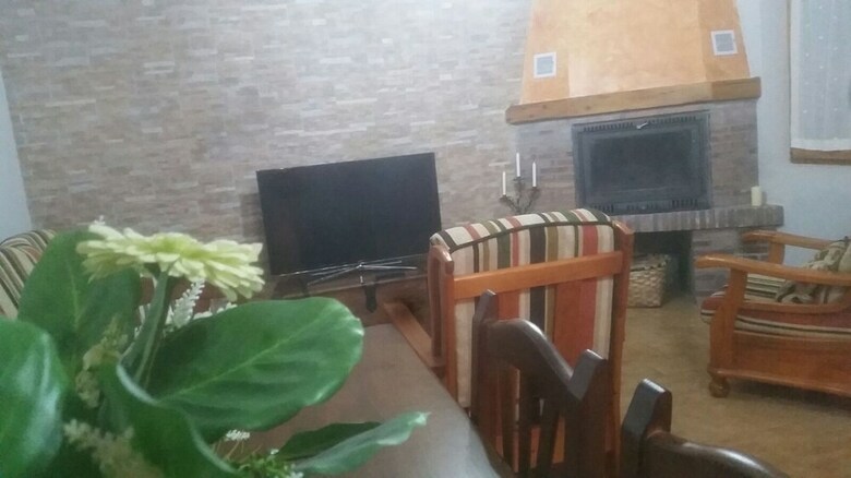 House With 3 Bedrooms In Peral de Arlanza, With Enclosed Garden