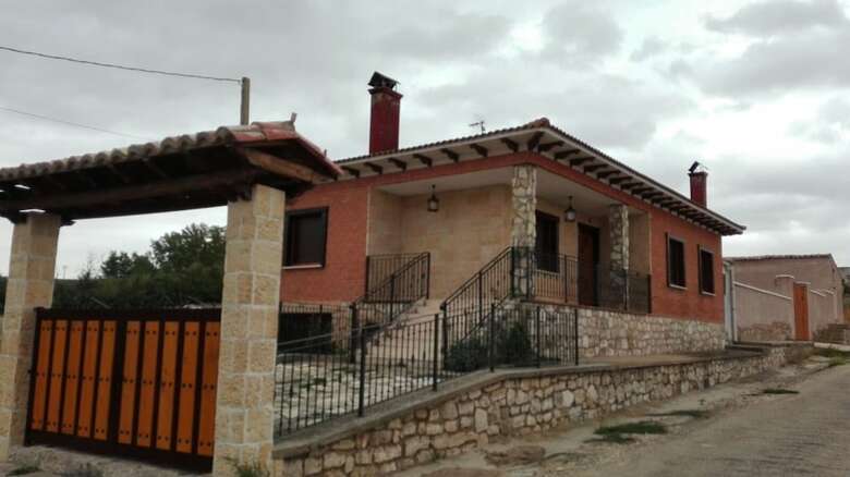 House With 3 Bedrooms In Peral de Arlanza, With Enclosed Garden
