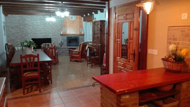 House With 3 Bedrooms In Peral de Arlanza, With Enclosed Garden