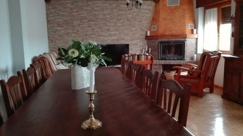 House With 3 Bedrooms In Peral de Arlanza, With Enclosed Garden