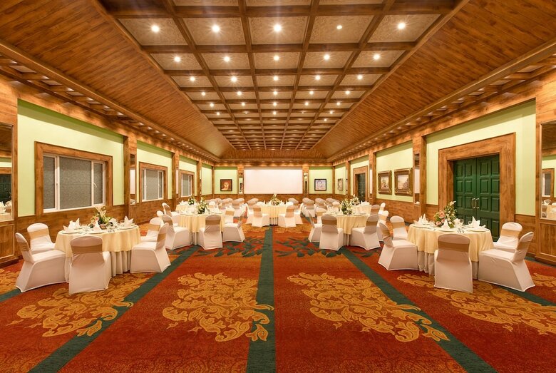 Hotel Mayfair Himalayan Spa Resort