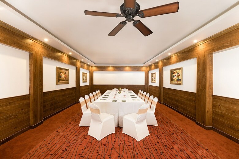 Hotel Mayfair Himalayan Spa Resort