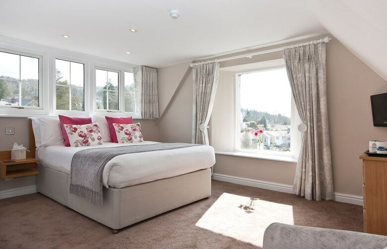 Bed & Breakfast Oakbank House