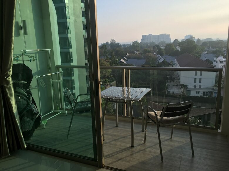 Frank's Condo At Riviera Wongamat