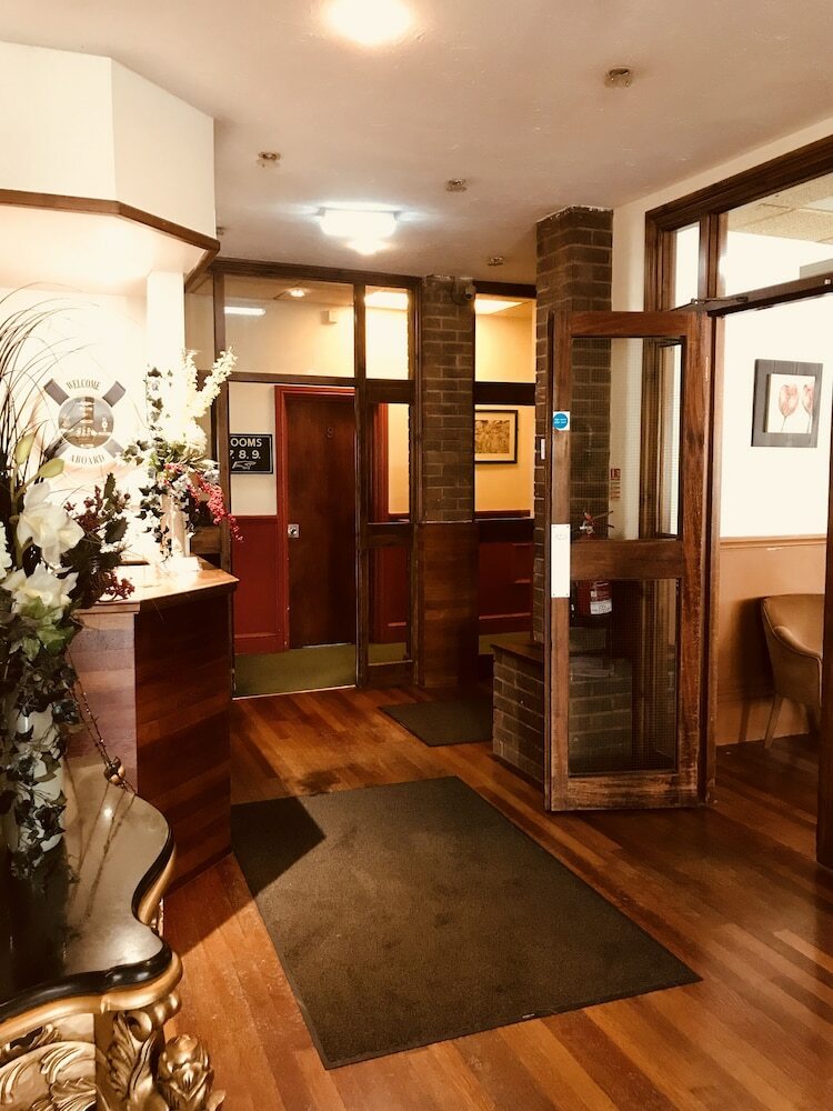 Hotel Palm Court B&B
