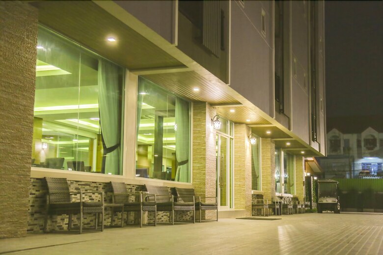 Hotel Blue Sky Residence Airport