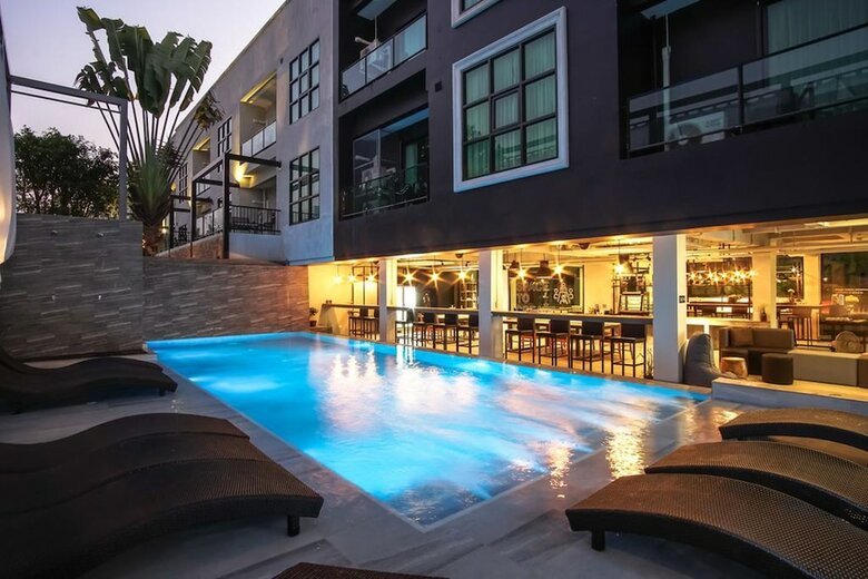 Isty Hotel